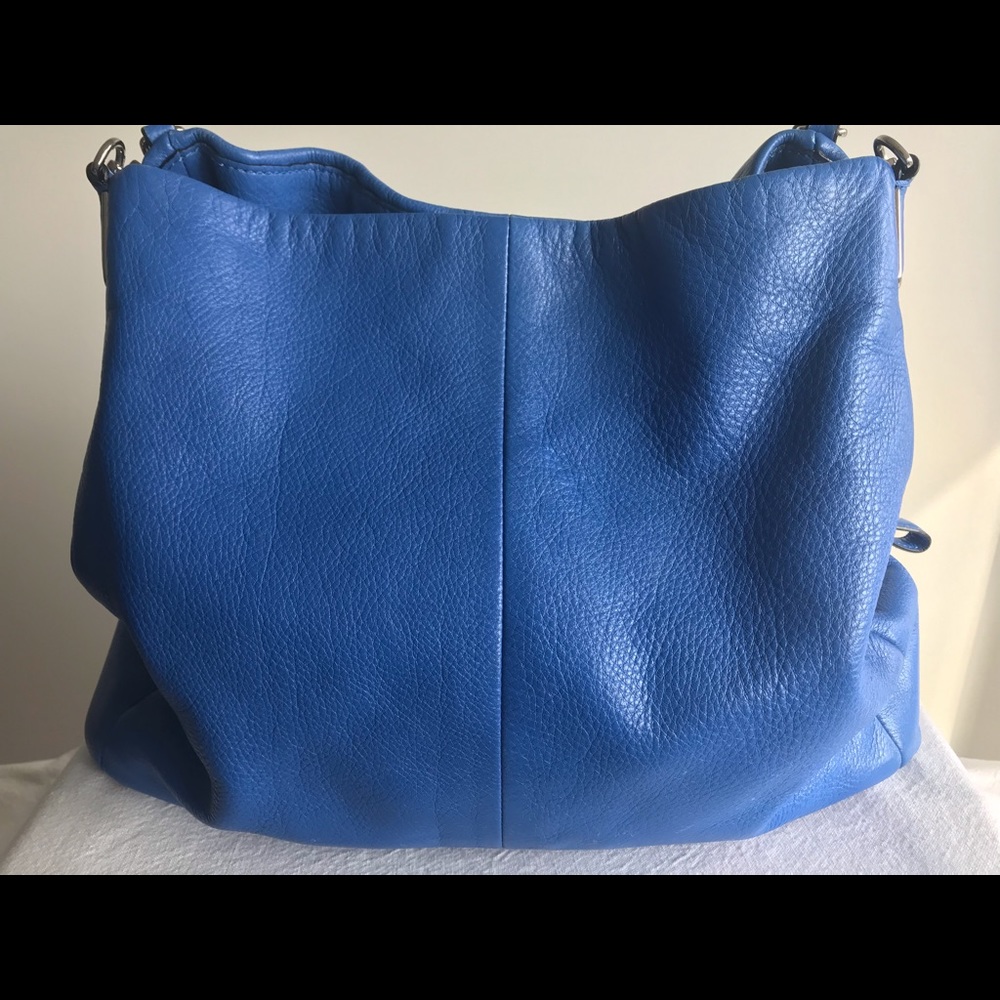 COACH 24621. Blue leather shoulder bag